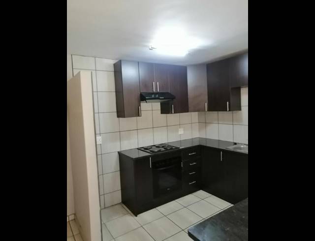 2 BEDROOM PROPERTY TO RENT IN MEER EN SEE